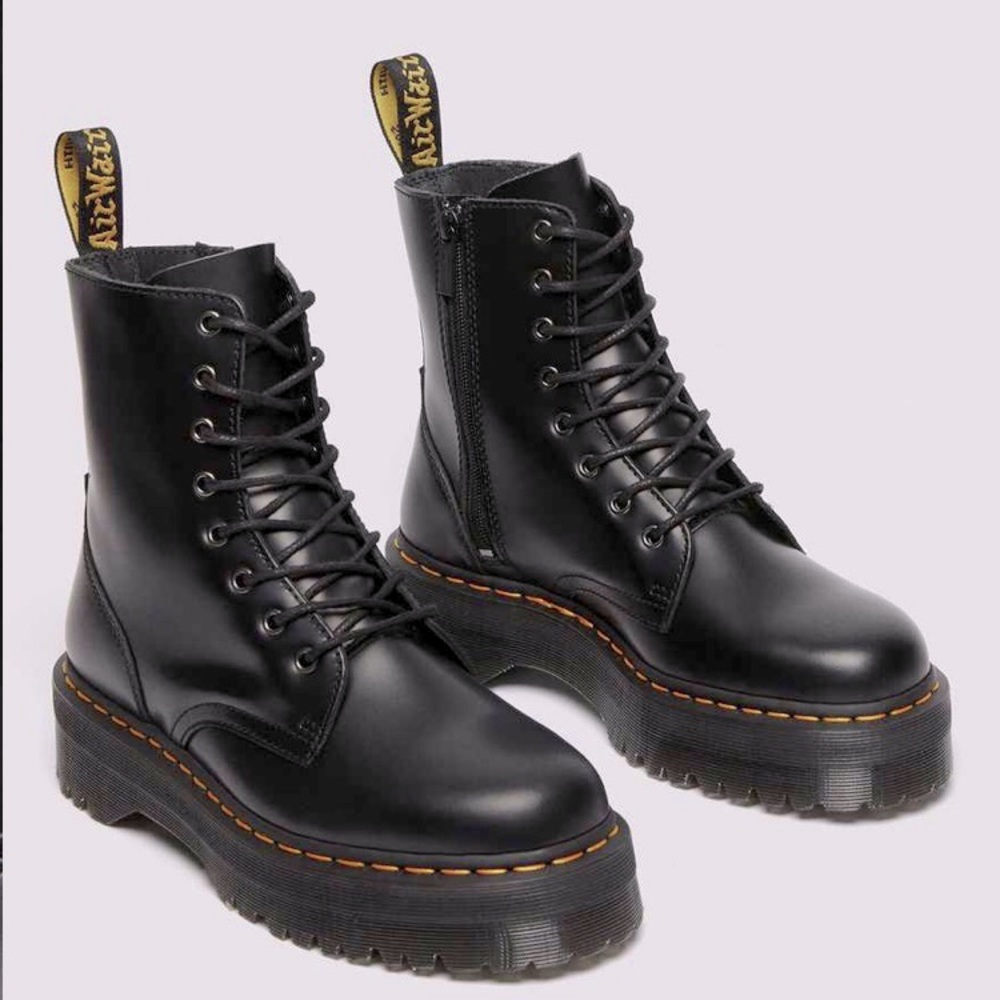 SOLD: JADON SMOOTH LEATHER PLATFORM DR MARTENS